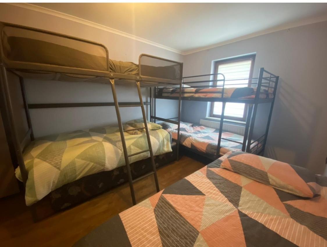 Airport Big With Bathroom Outside - Kitchen Only 7 Days Reservation Habitación en casa particular